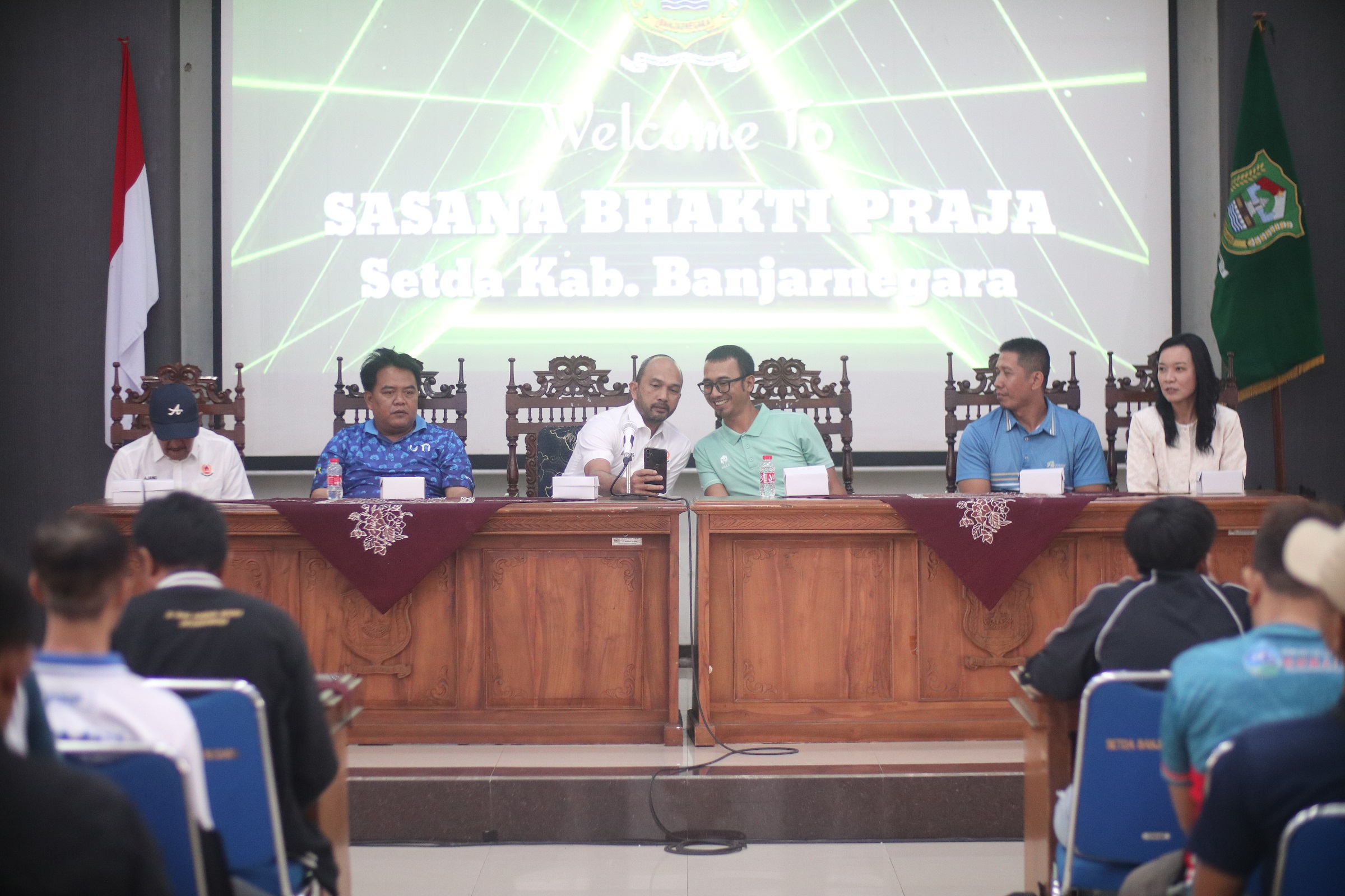 KONI Banjarnegara bersama UNNES saat menggelar pelatihan program latihan dan gizi atlet