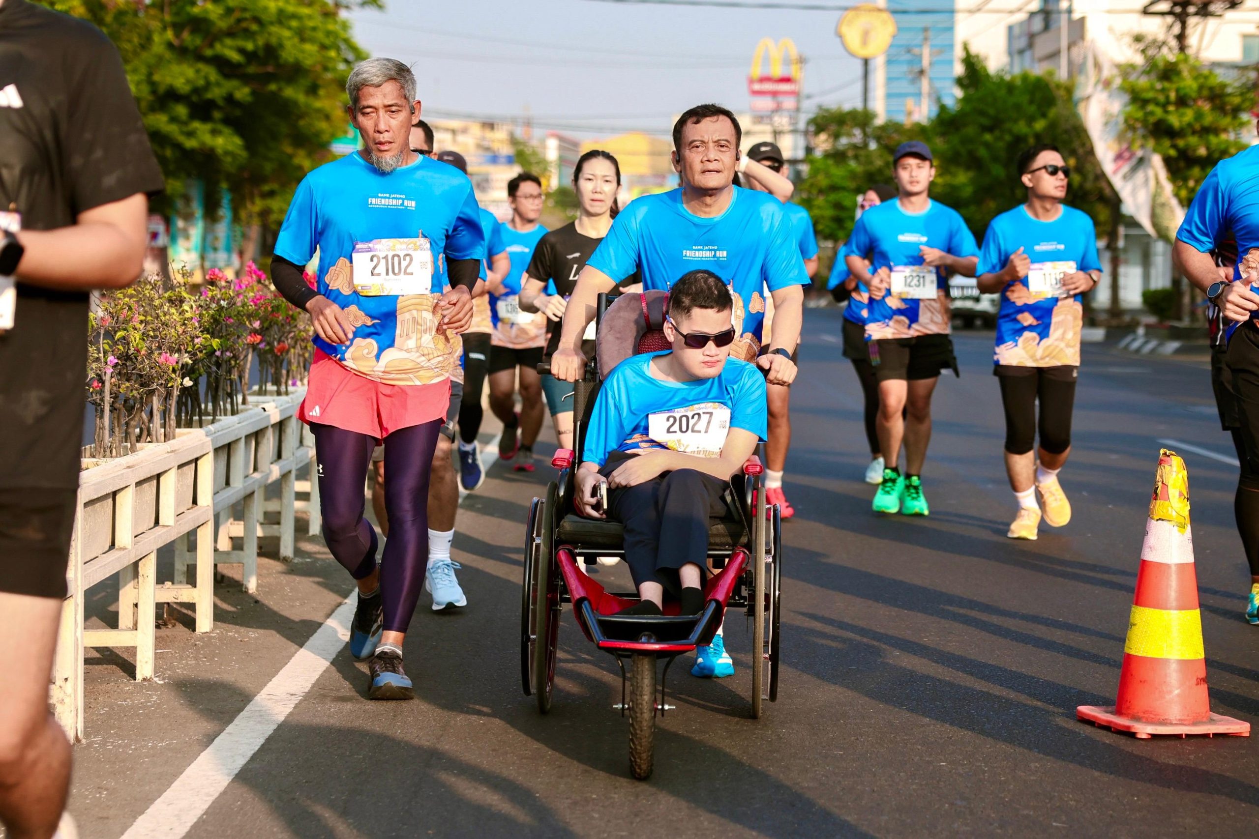 1.100 pelari mengikuti Bank Jateng Friendship Run 2026 di Semarang. Ajang ini menjadi pemanasan Borobudur Marathon sekaligus membuka peluang bagi UMKM Jawa Tengah
