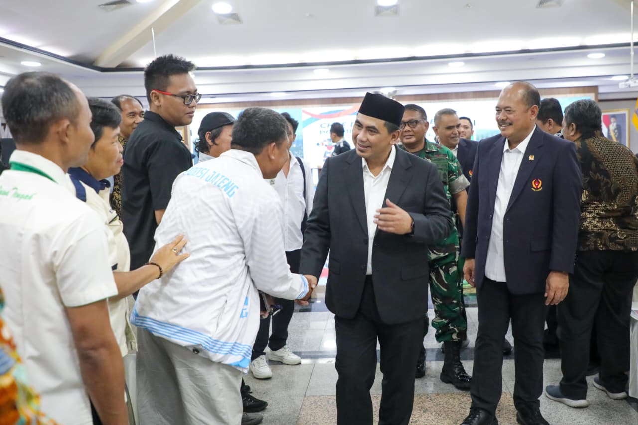 Wagub Jateng yang juga ketua PB Porprov XVII 2026 Taj Yasin Maimoen menyebutkan bahwa Porprov Jateng XVII 2026 diikuti 7.990 atlet dari 35 kabupaten/kota. Ajang ini menjadi momentum pembinaan bibit atlet menuju PON 2028 dan prestasi internasional.