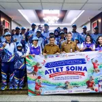 Gubernur saat melepas atlet disabilitas